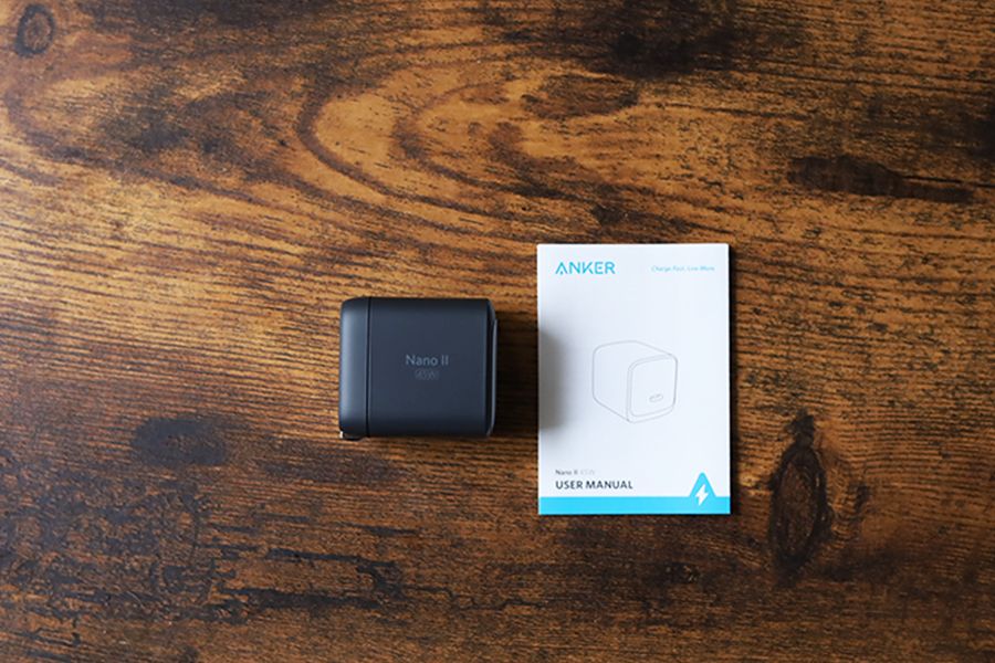 Anker Nano Ⅱ 30W充電器の内容物は2点