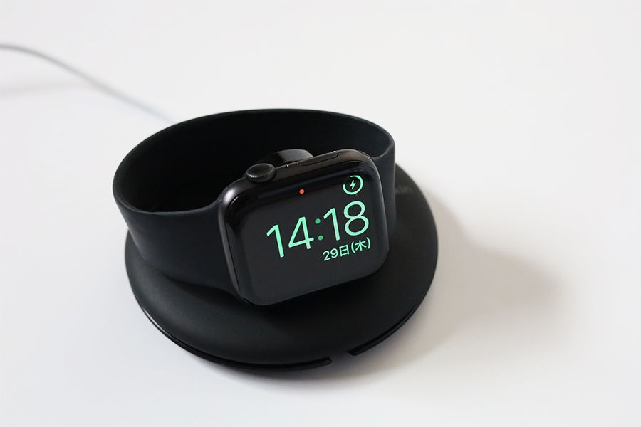 Belkin Apple Watch充電スタンド F8J218BT-Aを充電中はキレイにディスプレイが見える