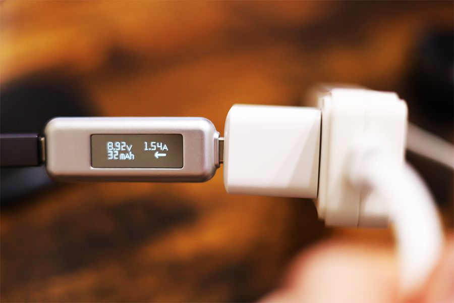 Baseus MagSafe充電スタンドは最大15WでMagSafe充電出来る