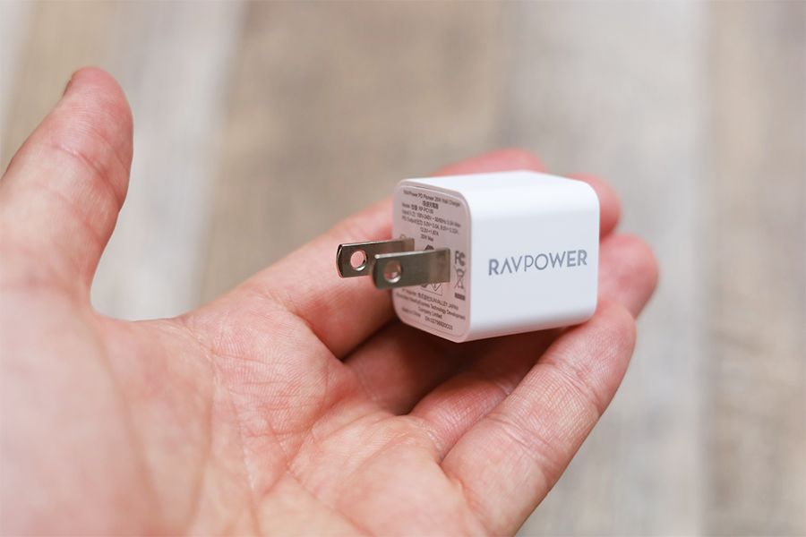 RAVPower RP-PC150はプラグが収納できない