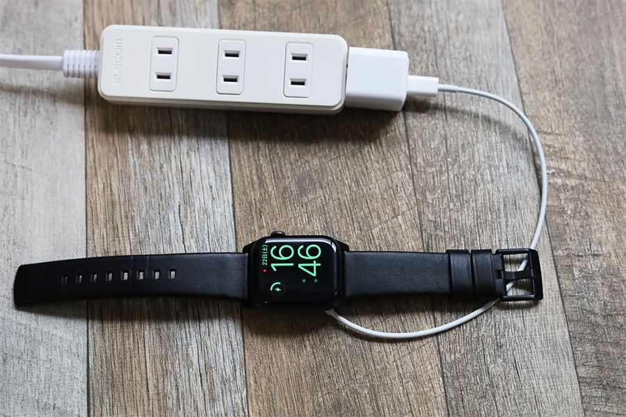 Apple Watch 磁気充電ケーブル「0.3m」は充電器から直接充電することも可能
