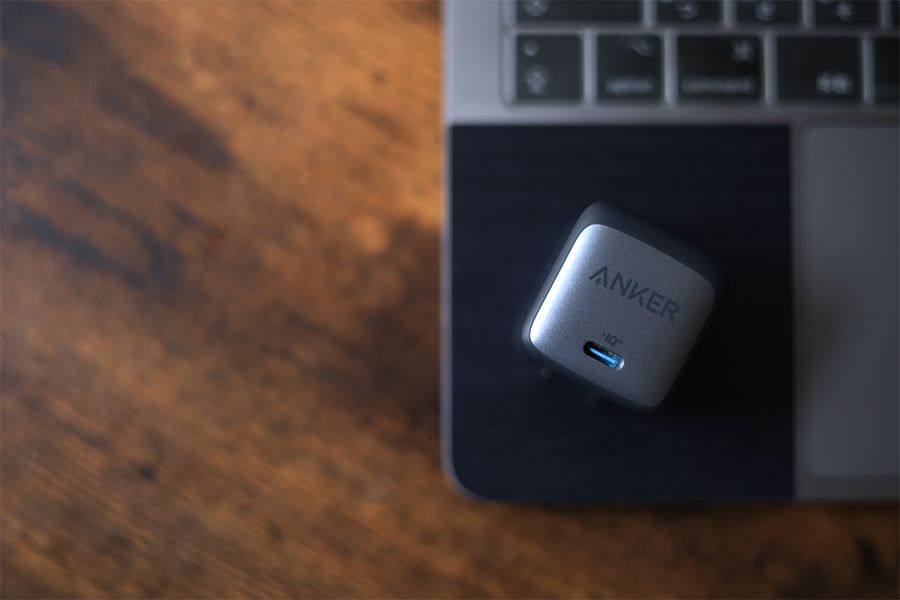 Anker Nano Ⅱ 45W充電器の置き画像2