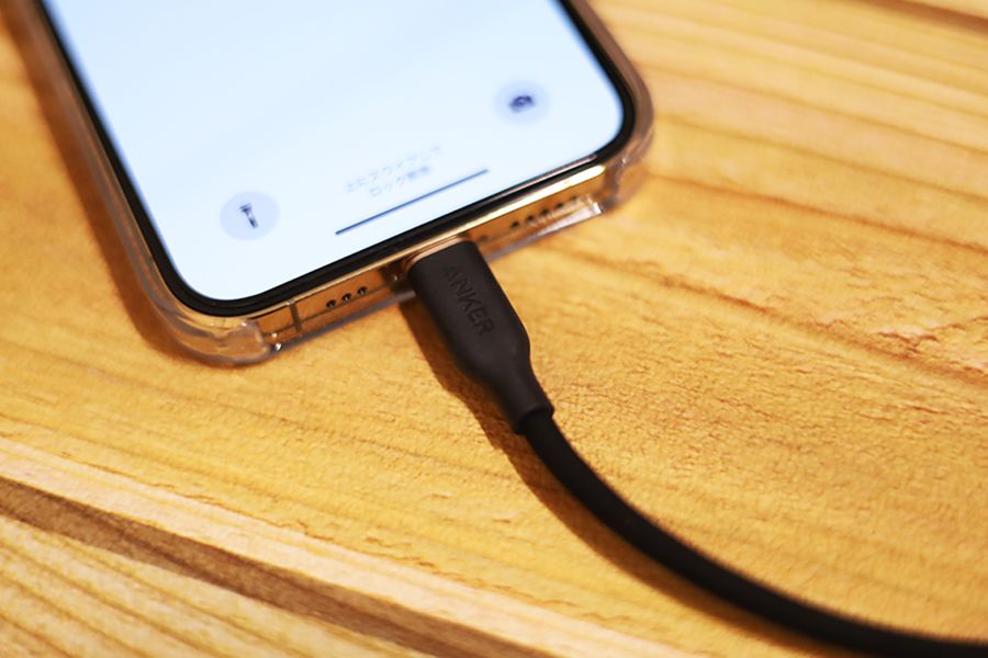 Anker PowerLineⅢ Flow USB-C＆ライトニングケーブルのiPhone12Pro通常ケースオッケイ