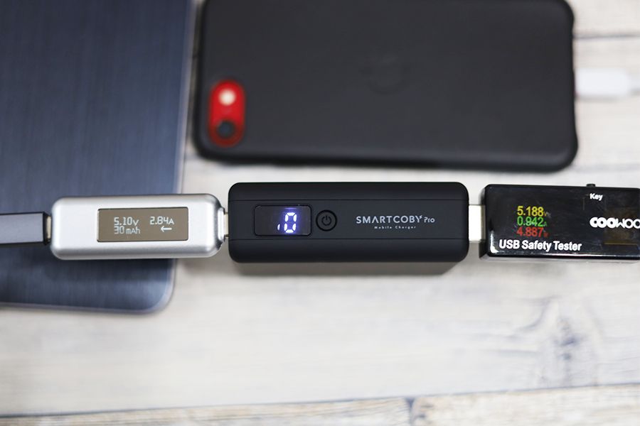 SMARTCOBY Pro-30WのUSB-AとUSB-Cを同時充電