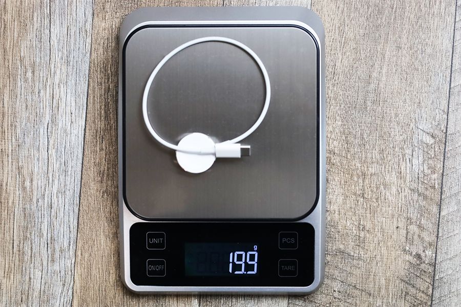 Apple Watch 磁気充電ケーブル「0.3m」は約20g