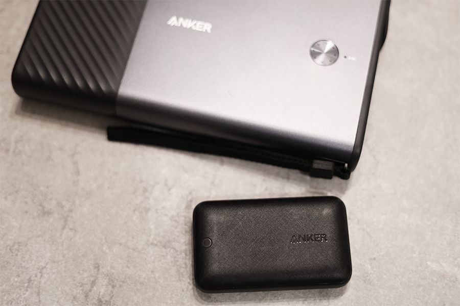 Anker PowerHuse 100の付属の充電器はPowerPort Atom Ⅲ Slim