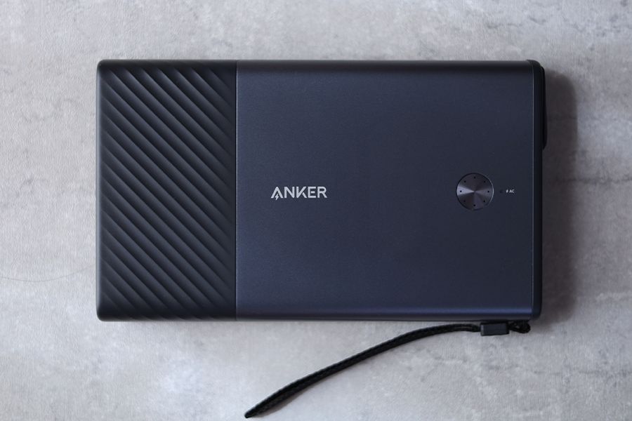 Anker PowerHuse 100の本体外観表面