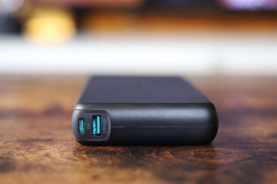 RAVPower RP-PB232の2ポートはUSB-C・USB-A