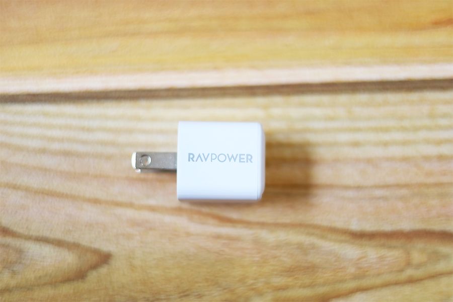 RAVPower RP-PC150のプラグは収納できないがかなりコンパクト設計