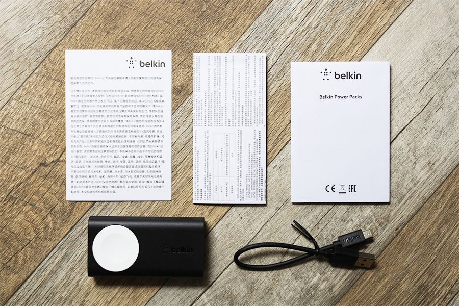 Belkin BOOST CHARGE Apple Watch用モバイルバッテリーの内容物