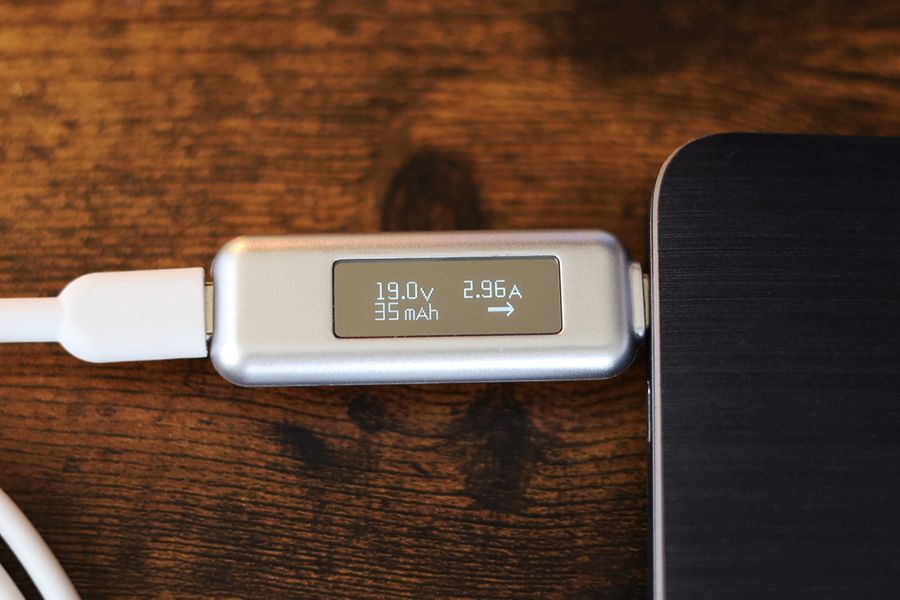 Anker PowerLine Ⅲ 65W Pod Liteは約60WでMacBookを充電出来る