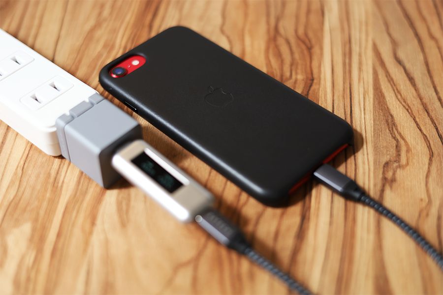 DIGIFORCE 20W USB PD Fast ChargerでiPhoneを充電する