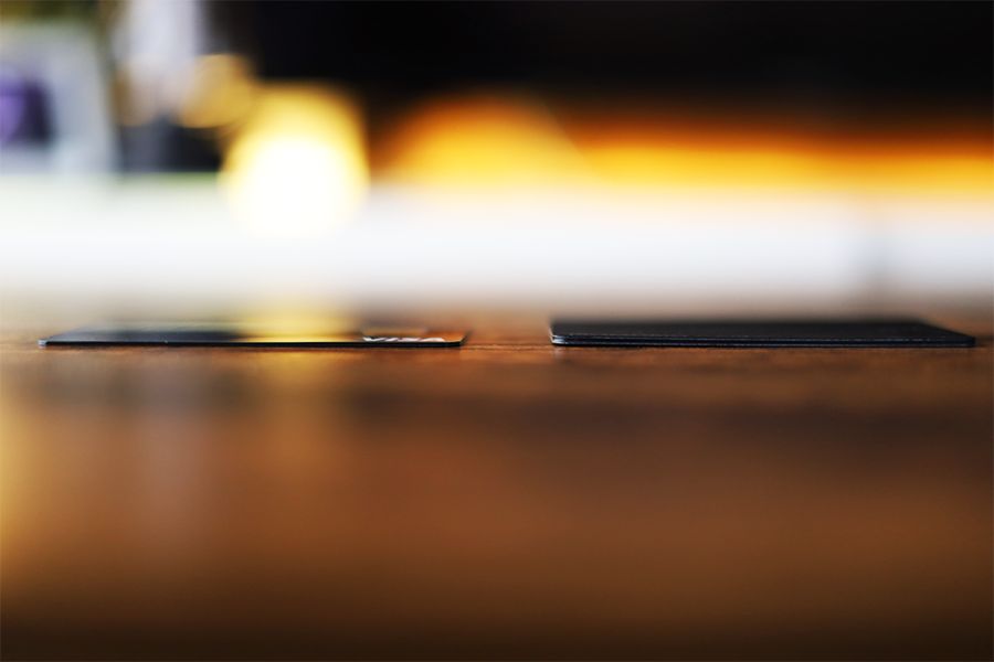 MAMORIO CARDの厚みはクレジットカードとさほど変わらない