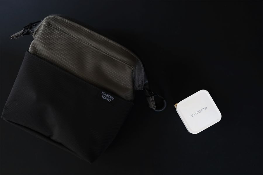 RAVPower RP-PC112とデイズポーチだと大きすぎるくらいに感じる