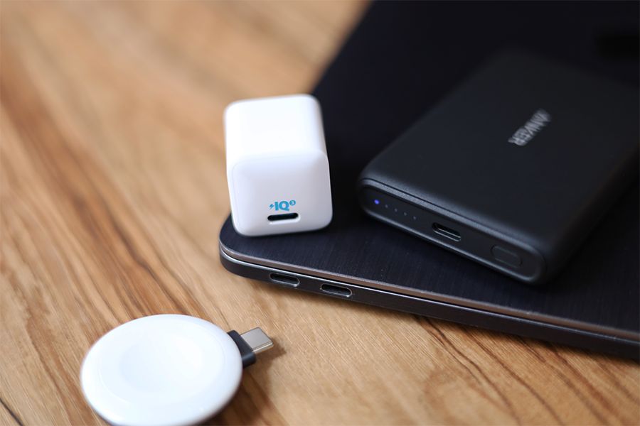 Anker Portable Magnetic Charger for Apple WatchはUSB−Cポートがあれば充電できる