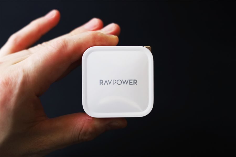 RAVPower RP-PC112はかなり小さいサイズでコンパクト