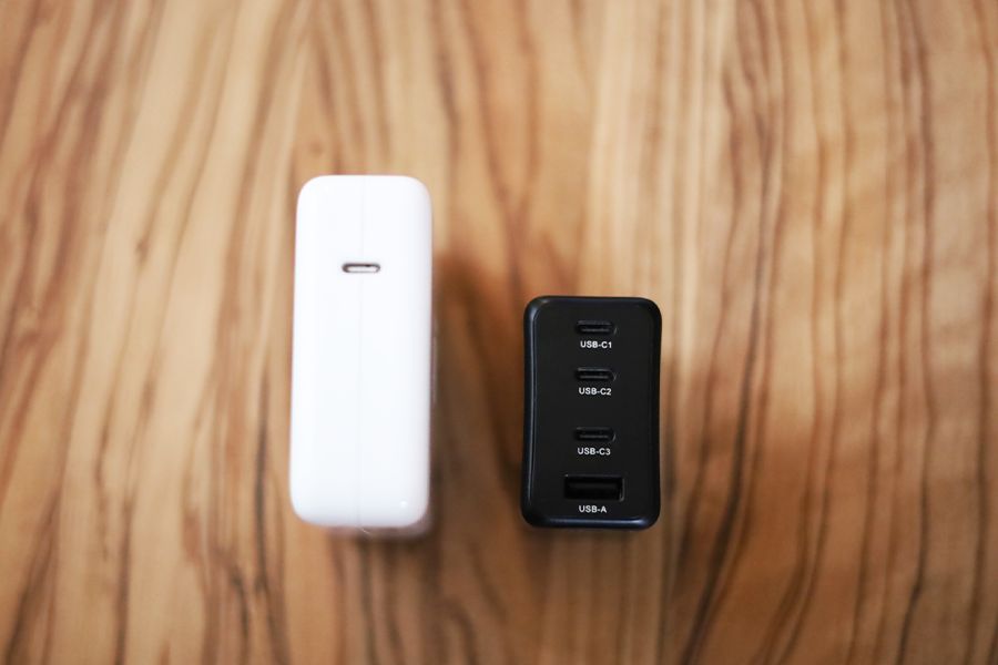 CIO LilNob ShareとApple Watchの61W純正充電器のポートは1つと4つで異なる