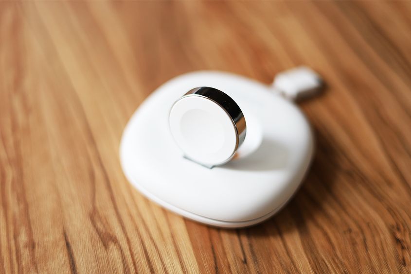 Anker Magnetic Charging Dockは磁気充電ケーブルが内蔵