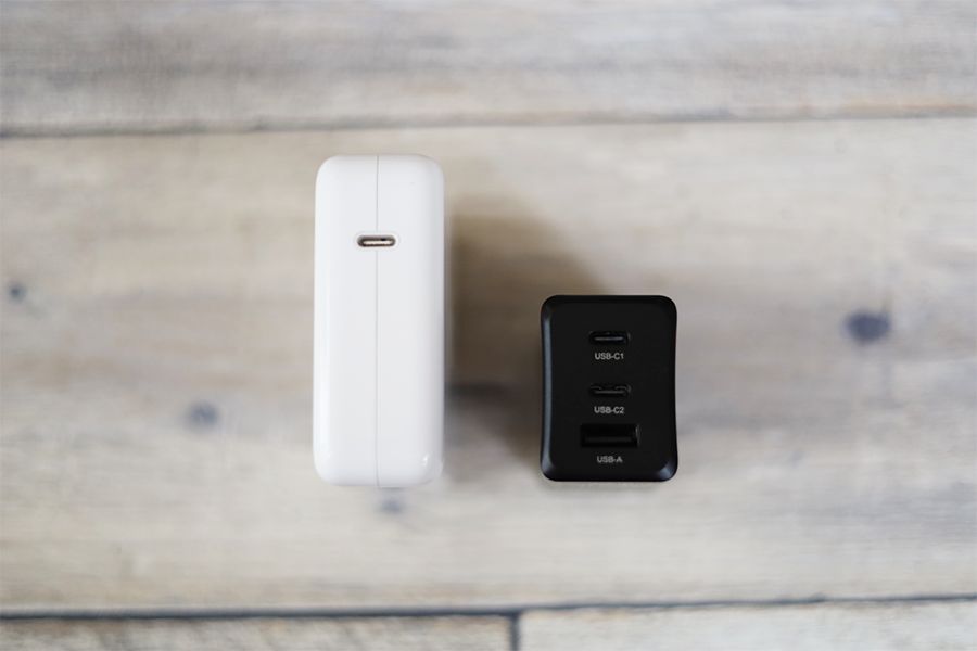 CIO LilNubとApple純正充電器のポートは1対3