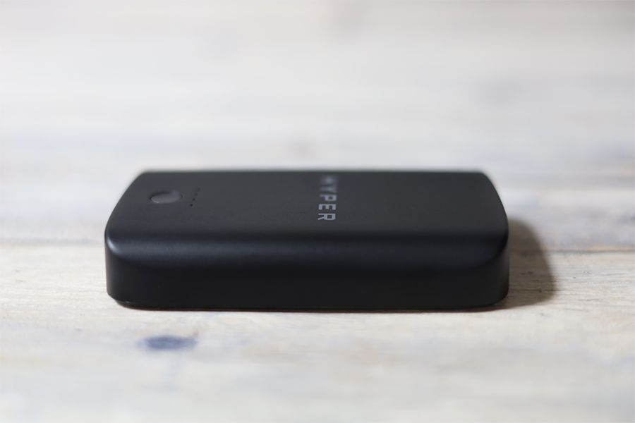 HyperJuice Magnetic Wireless Battery Packマグネットワイヤレスモバイルバッテリーの側面