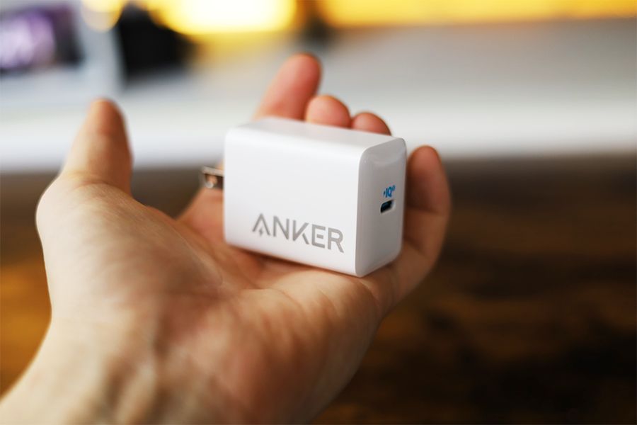 Anker PowerPortⅢ65W Pod Liteは手のひらサイズ