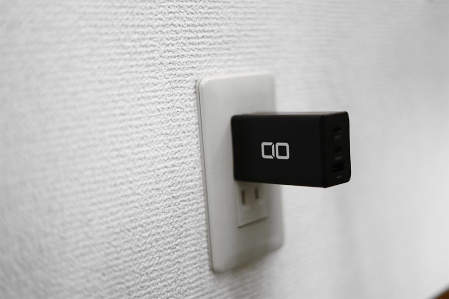 CIO LilNobは長方形だから壁挿しだと結構前に出る