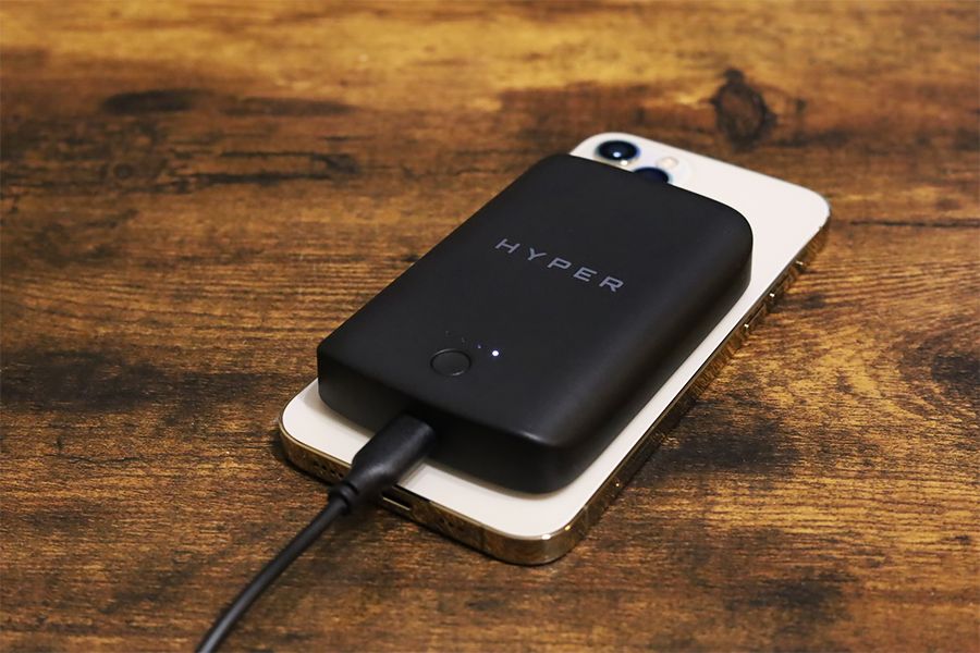 HyperJuice Magnetic Wireless Battery Packはパスルー充電対応