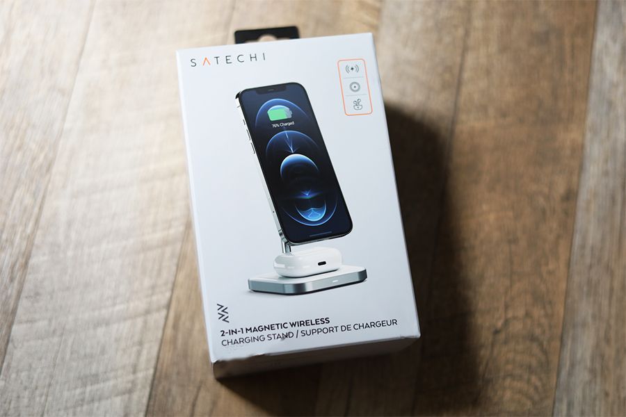 Satechi 2-in-1 MAGNETIC WIRESS CHARGING STANDのパッケージ