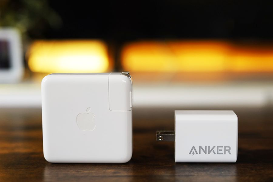 Anker PowerPortⅢ65W Pod LiteとApple純正充電器61Wと比較