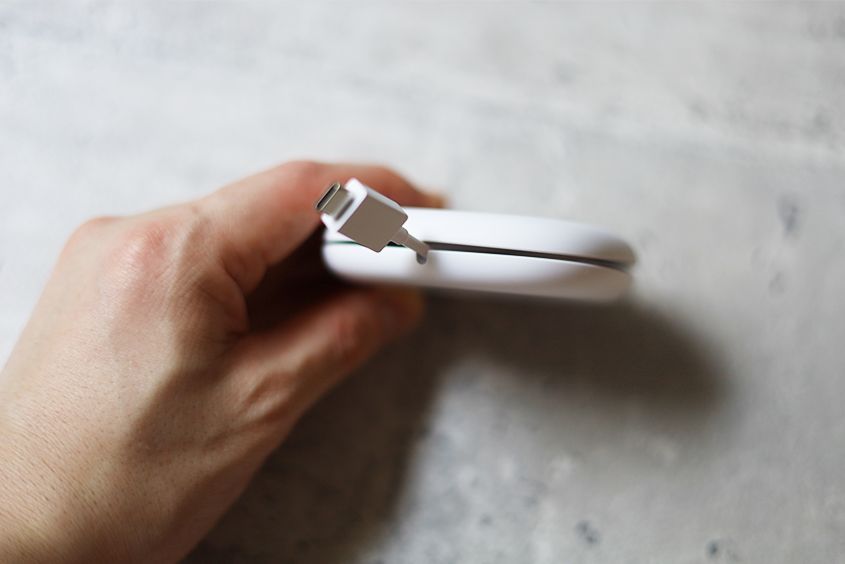 Anker Magnetic Charging Dockのケーブルは約1.2m