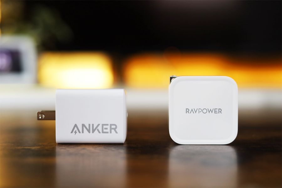RAVPower112ならプラグを折り畳める