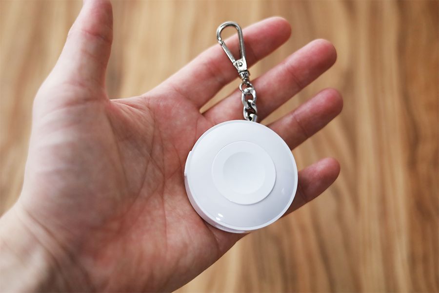 Belkin BOOST CHARGE Apple Watch用モバイルバッテリーとCHOETECHの比較でチョーテックはプラスチックタイプ