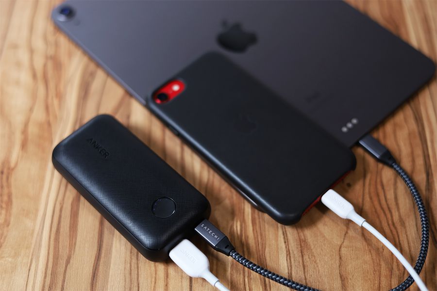 Anker PowerCore 10000 PD Reduxの2ポート同時充電時の様子