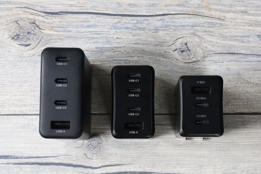 CIO LilNob USB PD 4ポート100W【G100W3C1A】のポート部分をCIOその他の充電器と比較