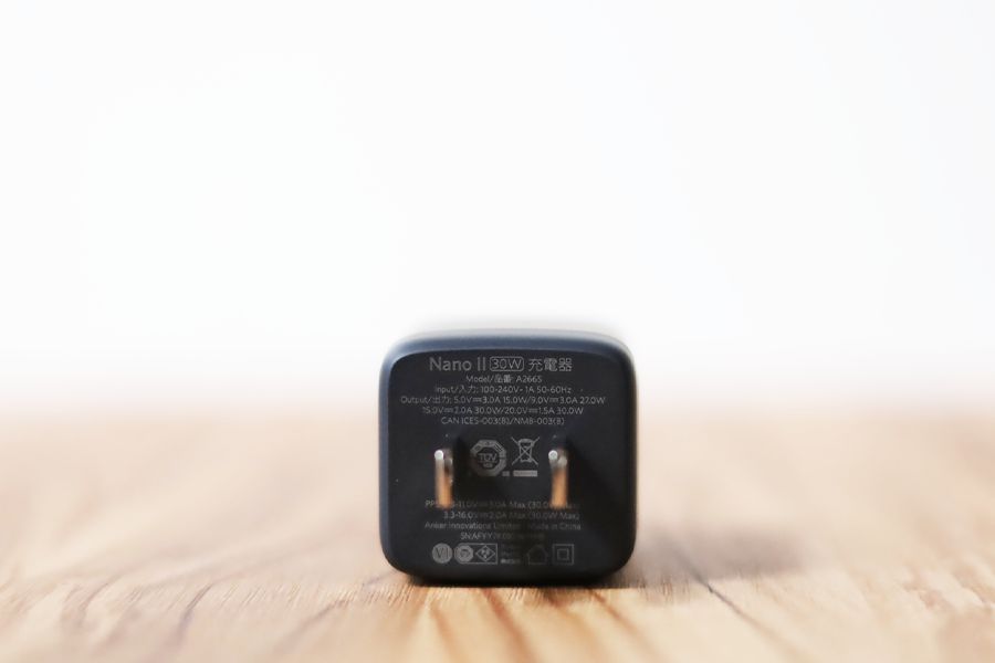 Anker Nano Ⅱ 30Wはプラグが出せないタイプ