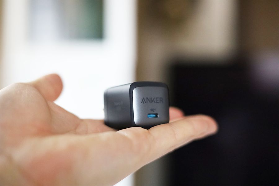 Anker Nano Ⅱ 30Wは手のひらサイズ