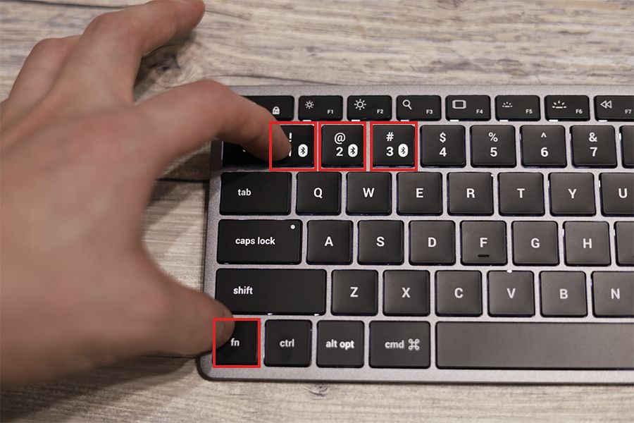 Satechi Slim X1 Bluetooth Backlit Keyboardは3台登録できる
