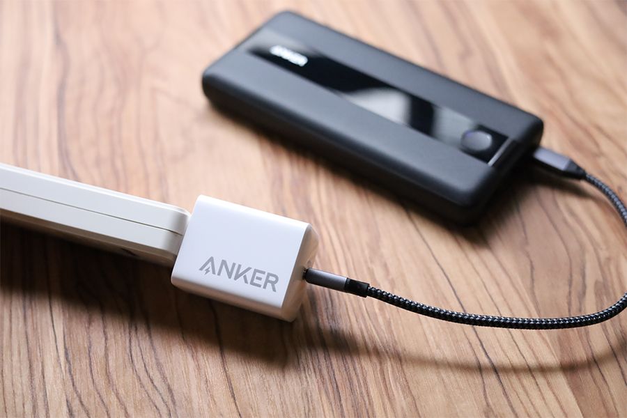 Anker PowerCore III 19200 60Wで充電