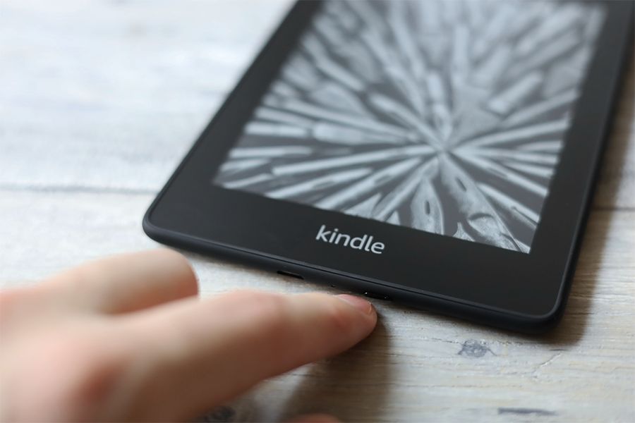 Kindle Paperwhiteは電源ボタンを押してスリープオンオフになる