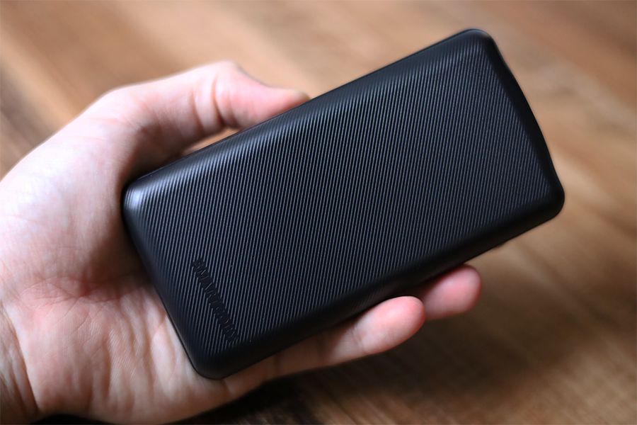 SMARTCOBY 20000mAh 60Wは手に収まるサイズ感