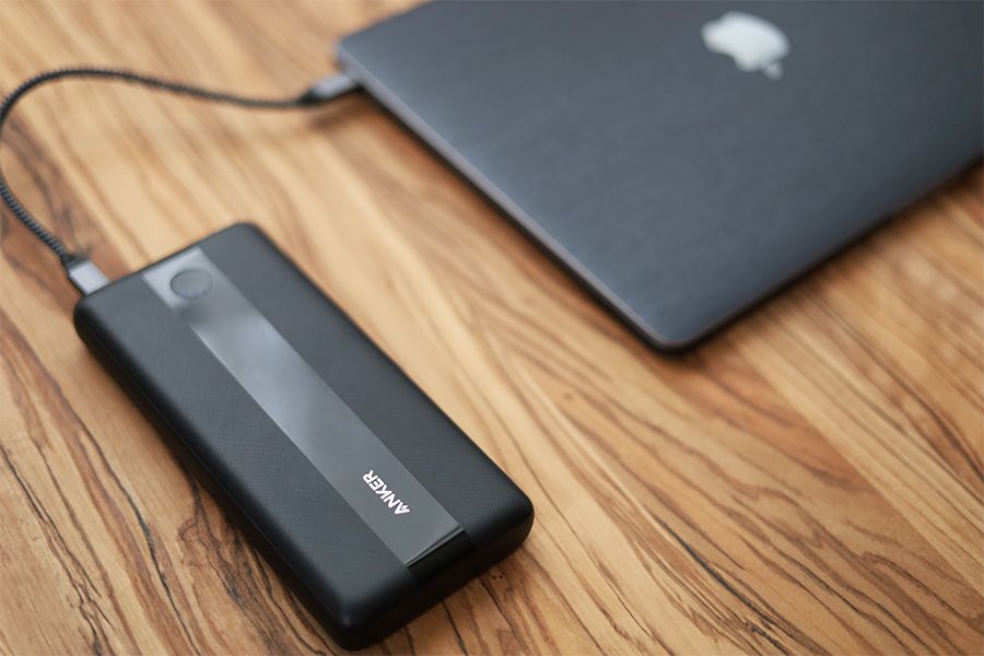 Anker PowerCore III 19200 60Wを使ってMacBookを充電する