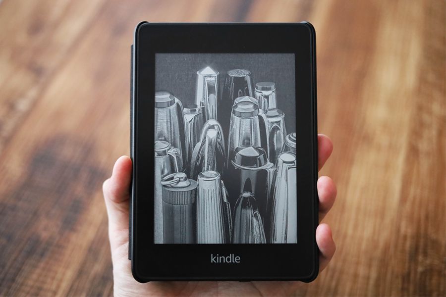 Kindle Paperwhiteはケースをつけても折って楽しめる