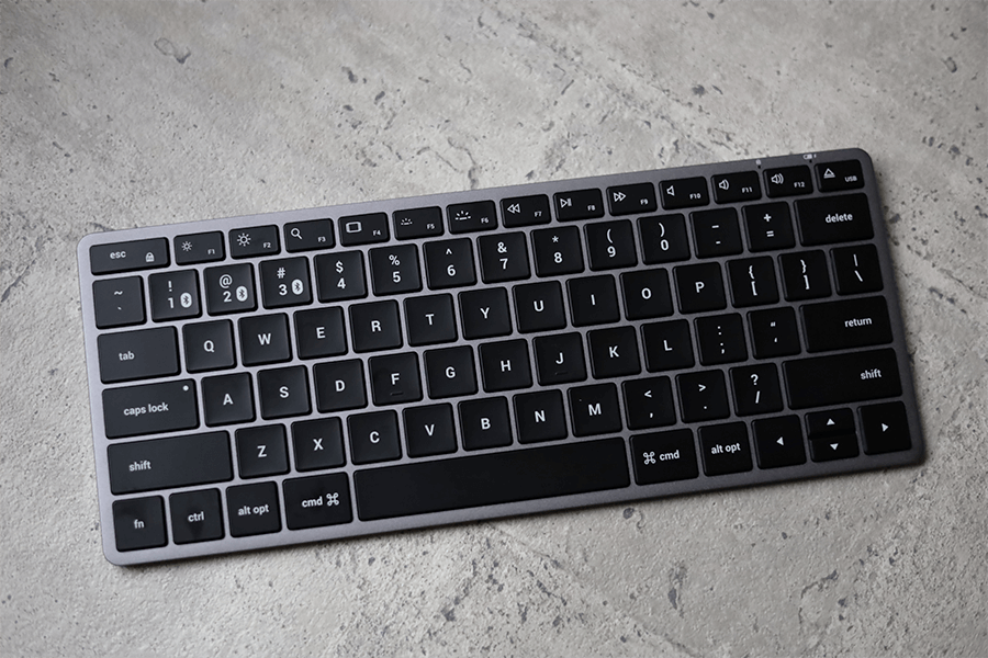 Satechi Slim X1 Bluetooth Backlit KeyboardとMagic Keyboardの外観デザインはMagic Keyboardそっくり 2