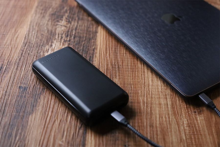 SMARTCOBY 20000mAh 60WでMacBook Pro13㌅充電すると60Wで充電確認