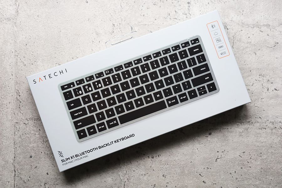 Satechi Slim X1 Bluetooth Backlit Keyboardの外箱表面