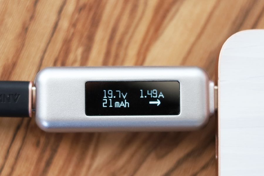 Anker Nano Ⅱ 30WだとMacBook Airを約30Wで充電可能