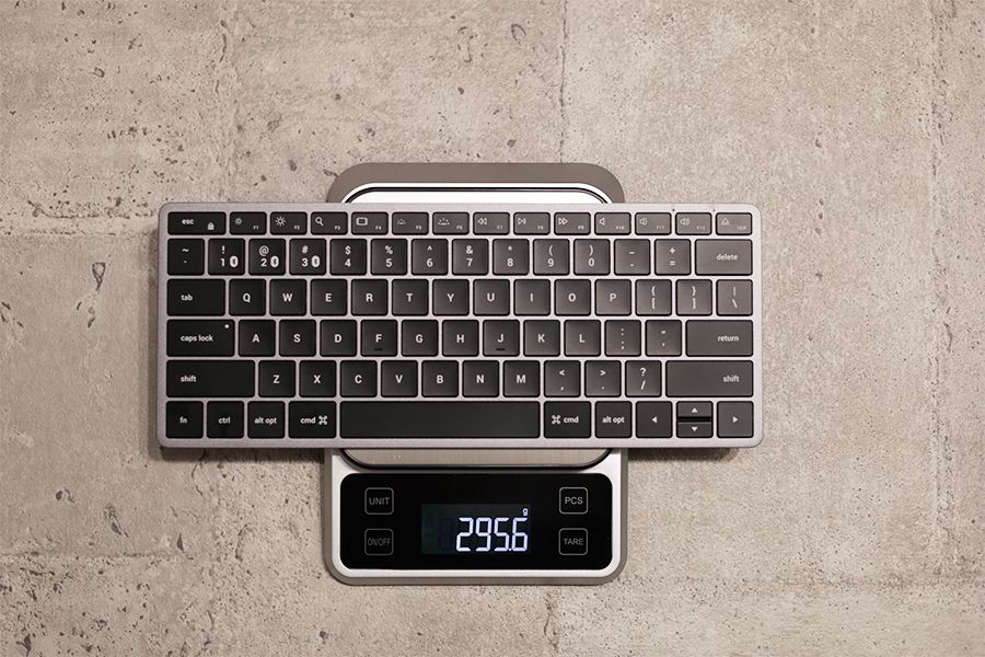 Satechi Slim X1 Bluetooth Backlit Keyboardの実測の重量は295g