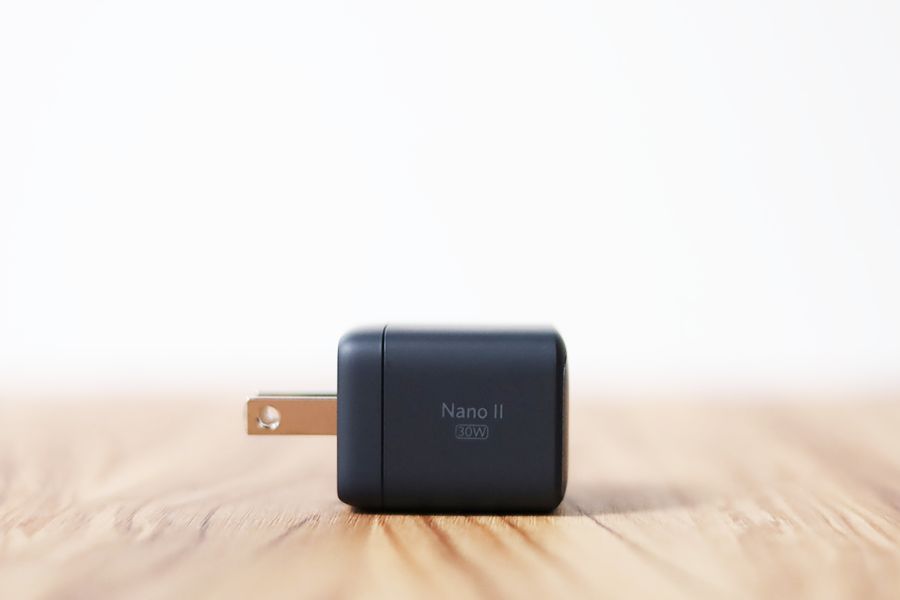 Anker Nano Ⅱ 30Wの側面にロゴあり