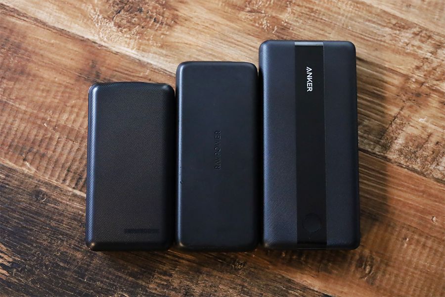 Anker PowerCore III 19200 60Wはその他の20,000mAhのモバイルバッテリーとサイズと重量とスピードが異なる