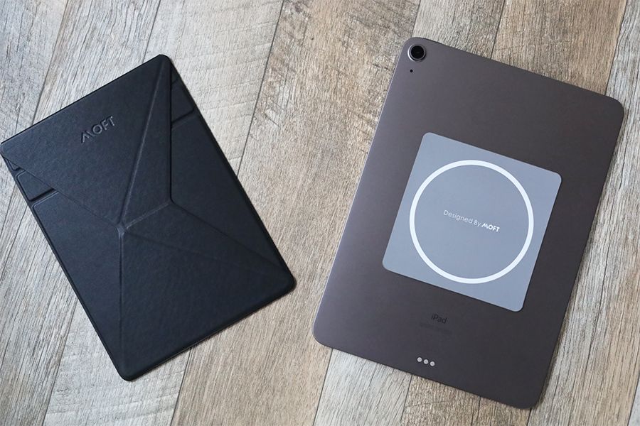 iPad用MOFT X改良型とMOFT Xスタンドを設置する